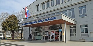 Eingang der Elektrostrojarska škola Varaždin