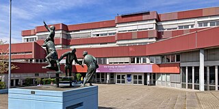 Gebäude des Kopernikus-Gymnasiums in Niederkassel