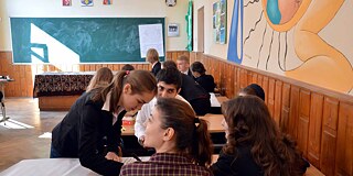 Schüler*innen des Colegiul Naţional Eudoxiu Hurmuzachi in Radautz