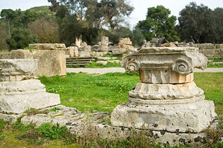 Säulenreste des Gymnasion von Olympia