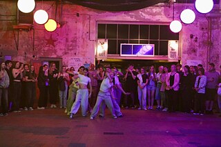 PASCH performt Abschlussperformance im Kühlhaus Görlitz