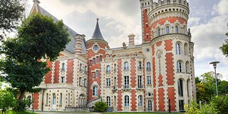 Château d'Hennemont, Gebäude des Lycée International St. Germain-en-Laye