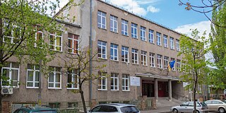 Zsolnay-Vilmos-Fachgymnasium und Fachmittelschule Schulgebäude