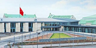 Gebäude des İhsan Doğramacı Vakfı Özel Bilkent Erzurum Laboratuvar Lisesi