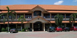 Schulgebäude SMA Negeri Surabaya