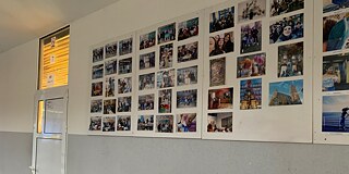 Fotos an der Wand