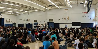 Schulversammlung an der University of Toronto Schools