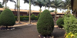 Schulhof des Lycée Bilingue de Bafoussam